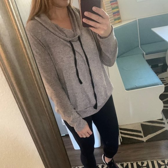 5/$20 💥 
Cowl neck lilac long sleeve thin sweater top EMBER medium - Picture 11 of 12